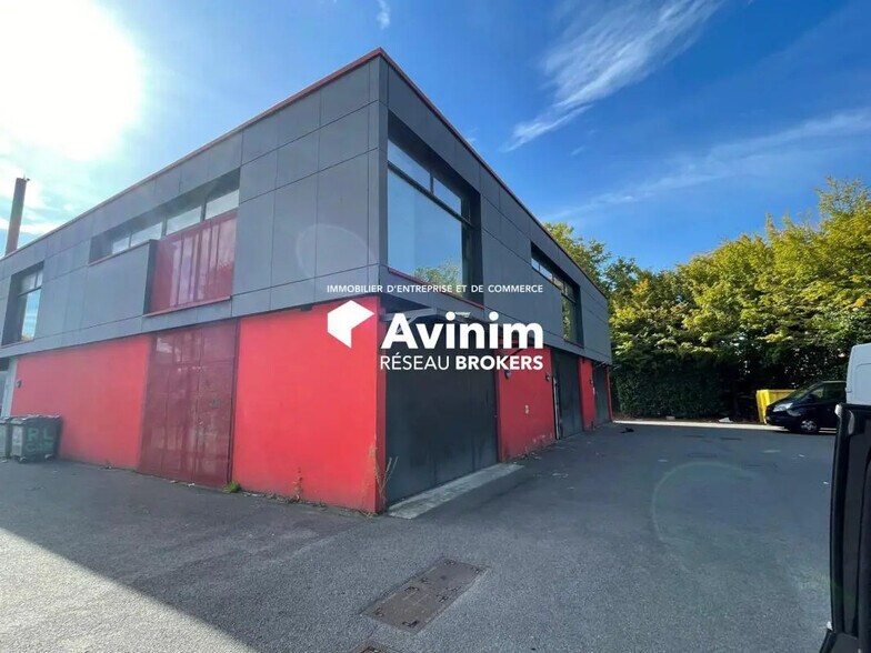 Industrial in Gonesse for lease - Building Photo - Image 1 of 8