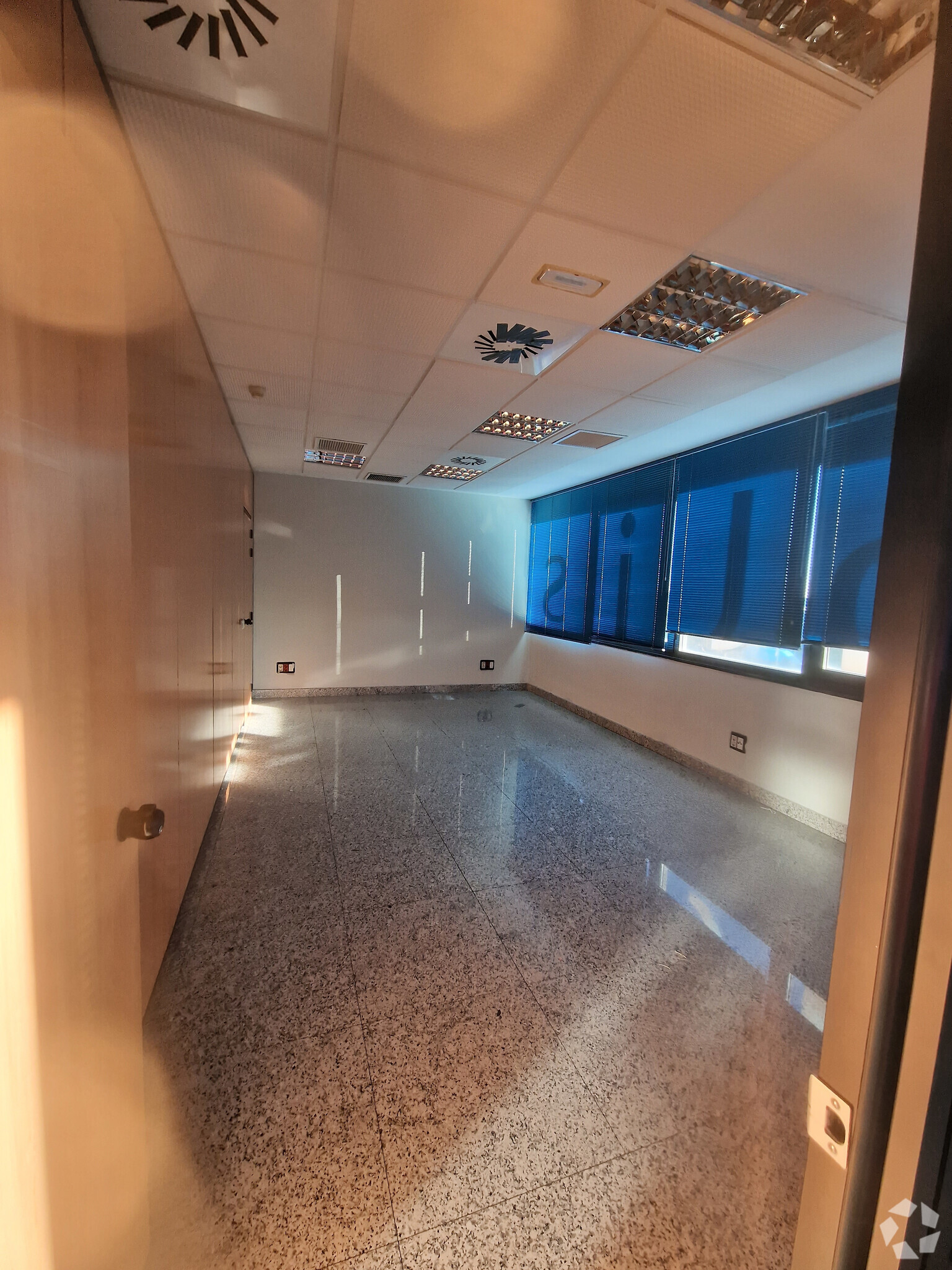 Office in Las Rozas de Madrid, MAD for lease Interior Photo- Image 1 of 10