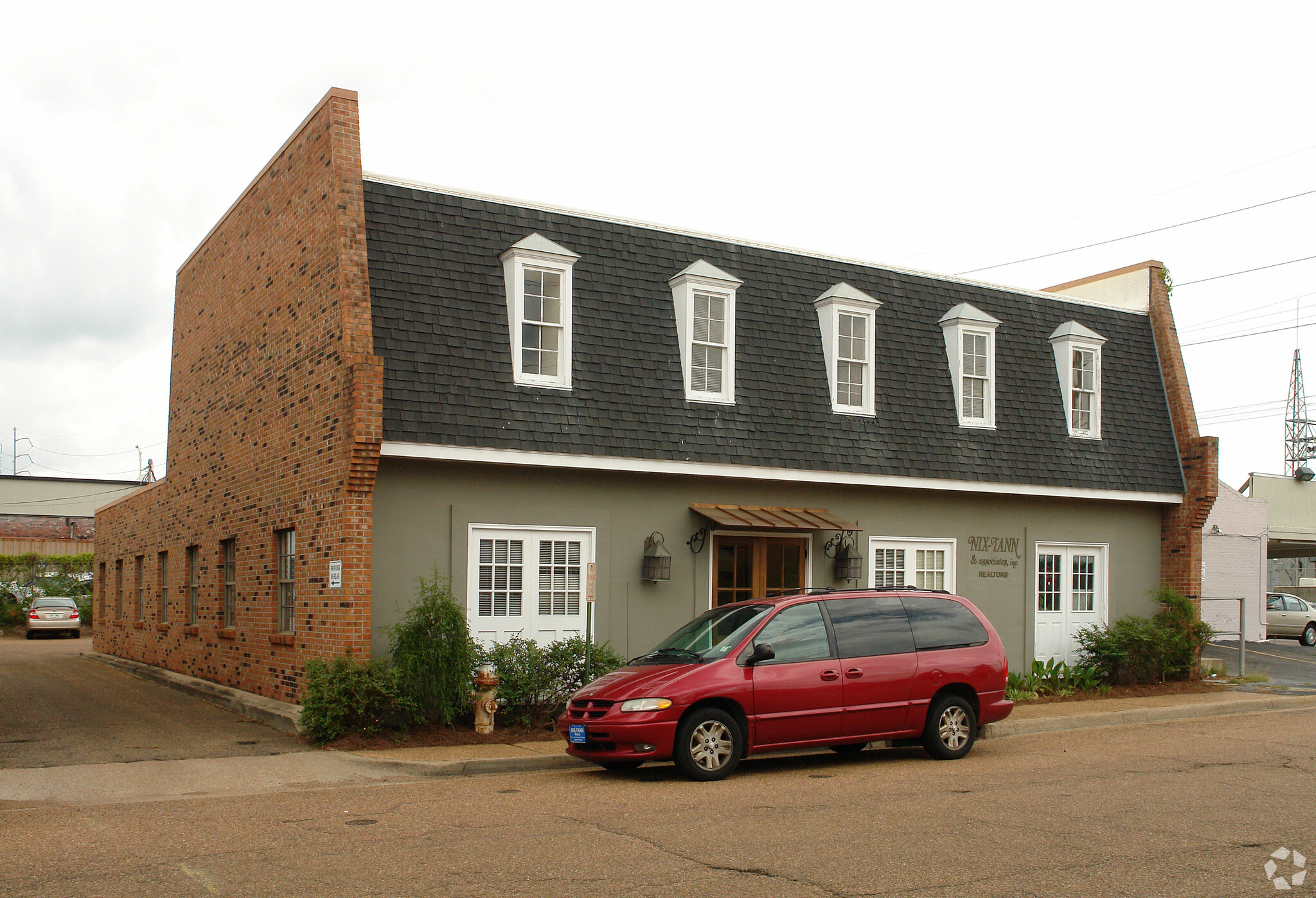 1776 Lelia Dr, Jackson, MS for sale Primary Photo- Image 1 of 1