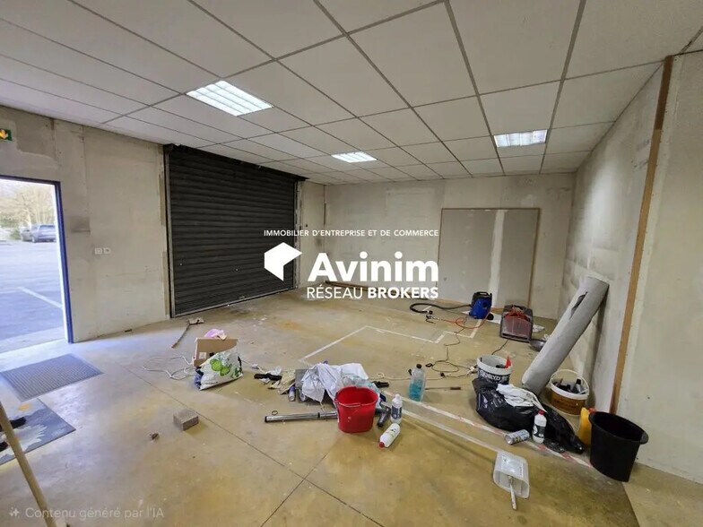 Office in Domont for lease - Interior Photo - Image 2 of 6