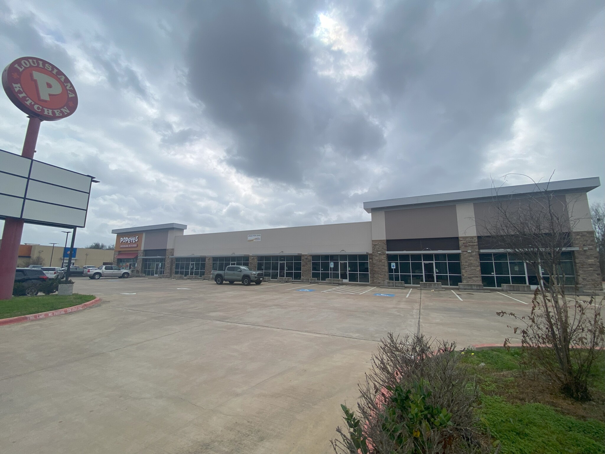 3833 S Main St, Stafford, TX for lease Building Photo- Image 1 of 3