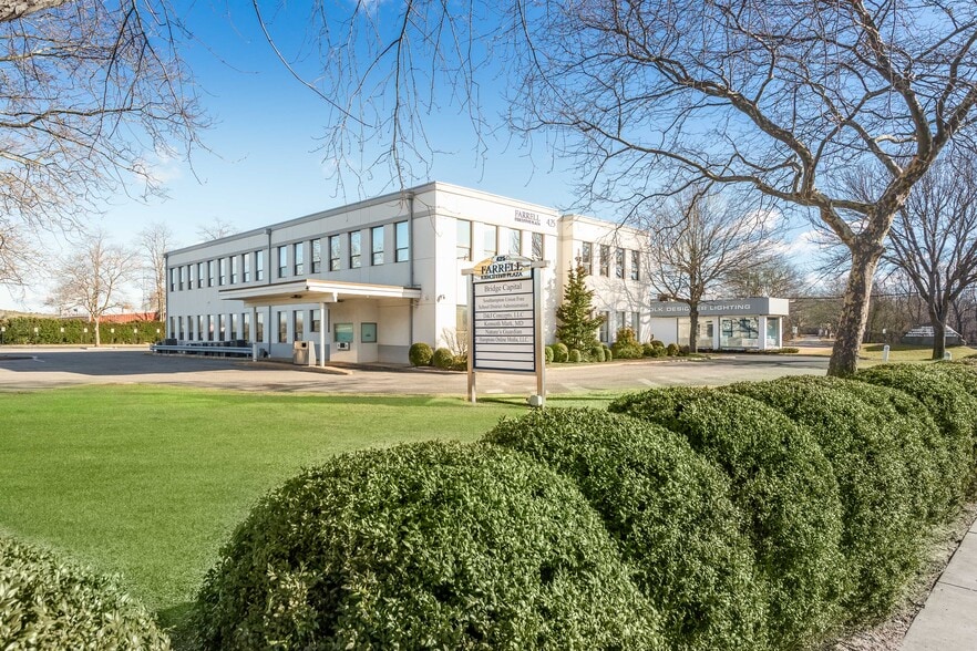 425 County Road 39A, Southampton, NY for lease - Building Photo - Image 2 of 5