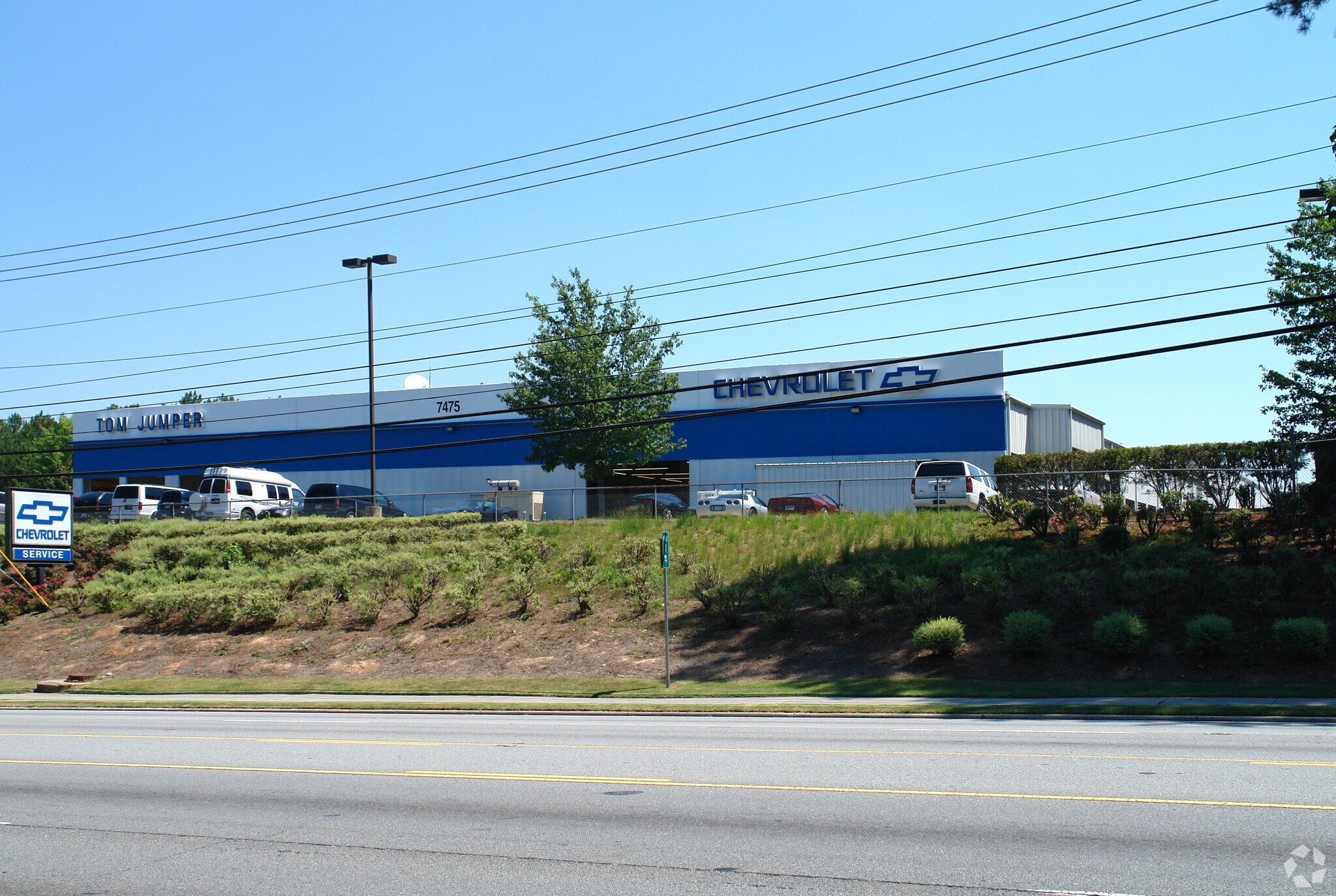 7475 NE Roswell Rd, Atlanta, GA for lease Primary Photo- Image 1 of 4
