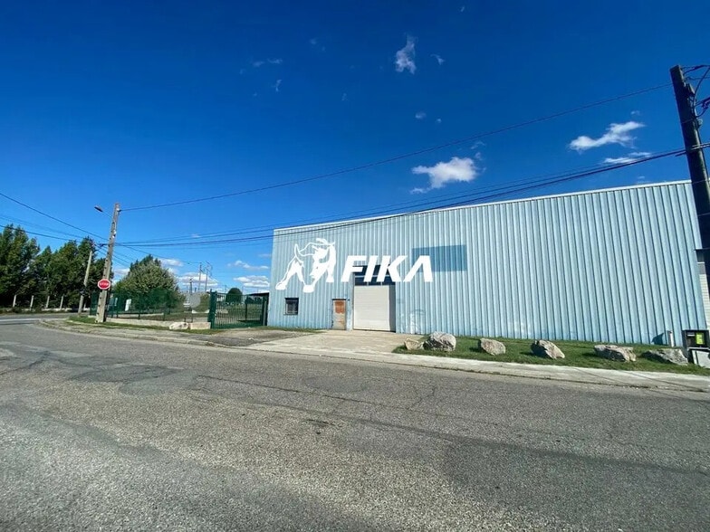 Office in Saint-Alban for lease - Building Photo - Image 1 of 8