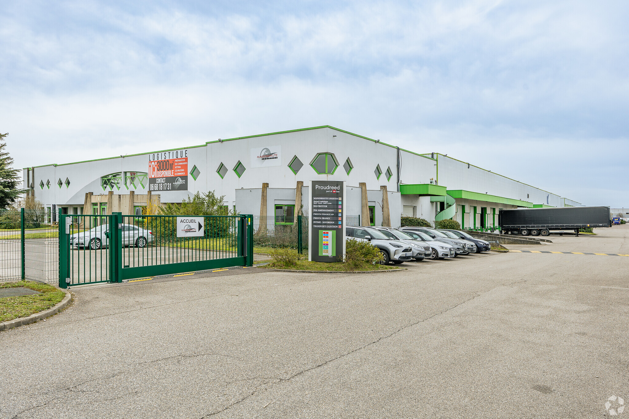 Industrial in Genas for lease Primary Photo- Image 1 of 5