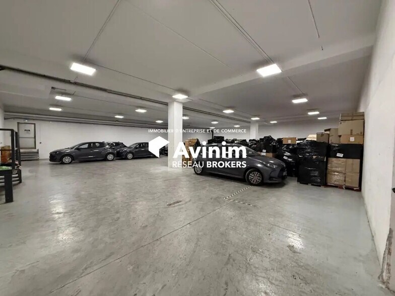 Industrial in Cergy for lease - Interior Photo - Image 2 of 15