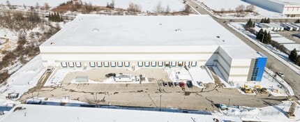6900-1 Maritz Dr, Mississauga, ON for lease Building Photo- Image 2 of 6