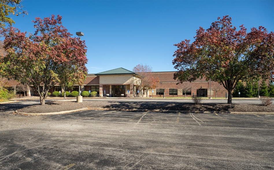 5581 Hudson Industrial Pky, Hudson, OH for lease - Building Photo - Image 3 of 4