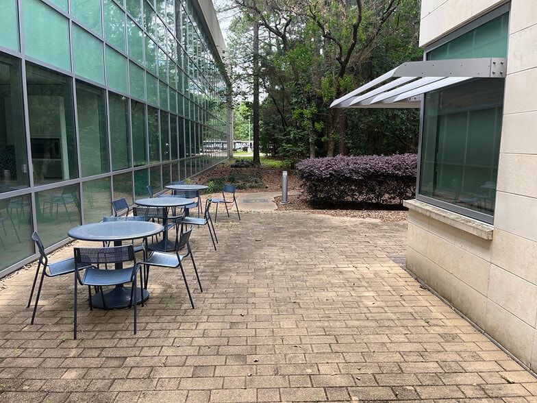 4601 Westway Park Blvd, Houston, TX for lease - Building Photo - Image 2 of 4