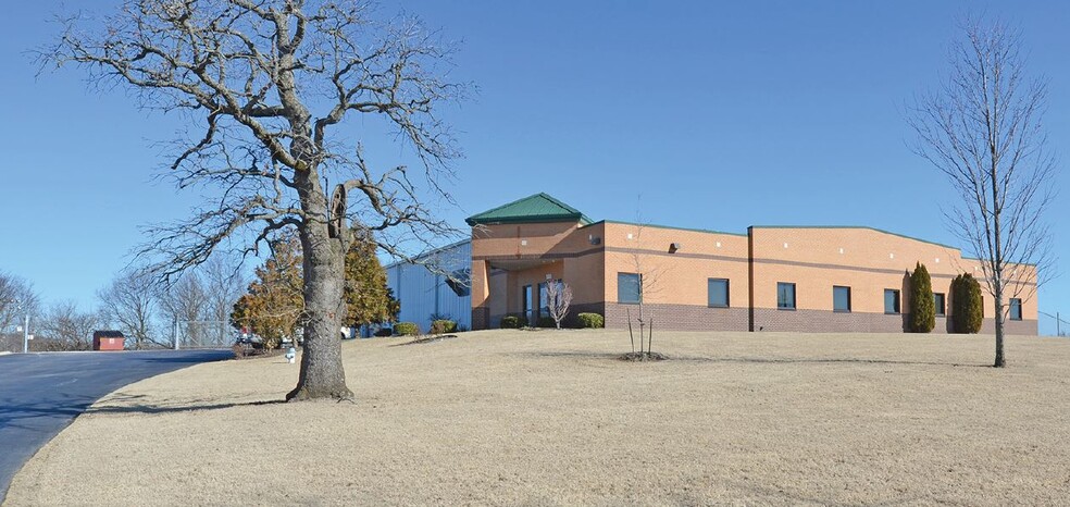 1860 E Pump Station Rd, Fayetteville, AR for sale - Building Photo - Image 1 of 1