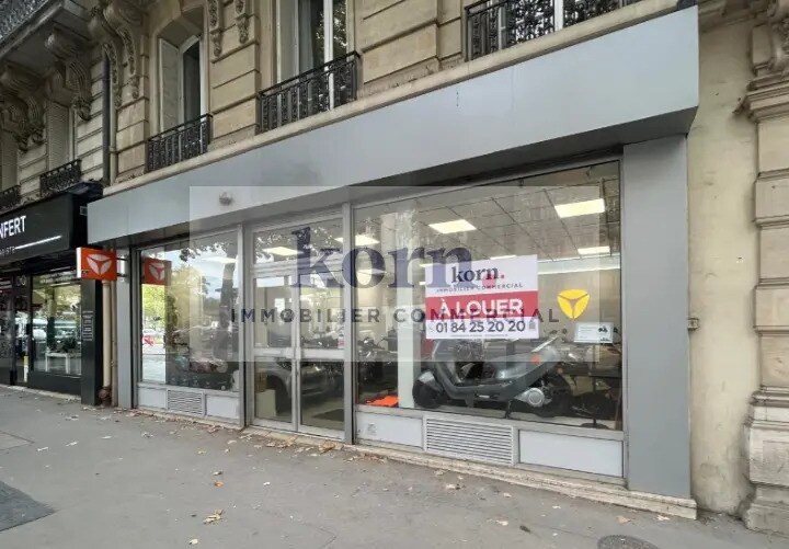 Retail in Paris for lease Building Photo- Image 1 of 10