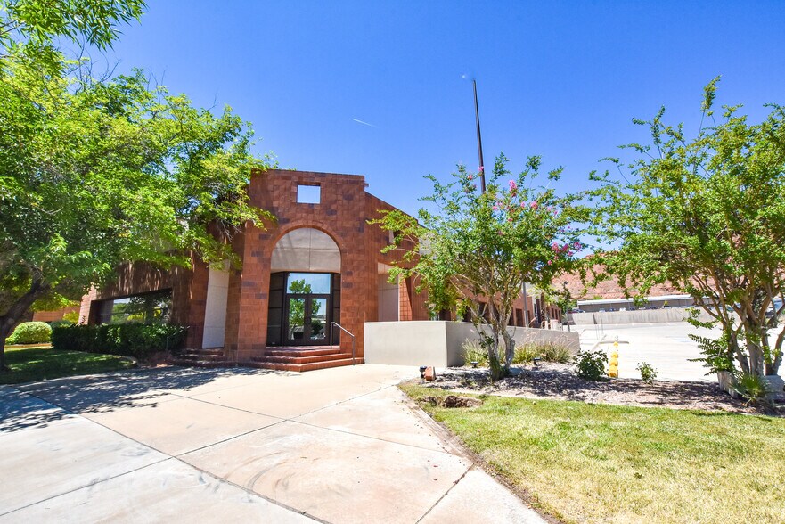 275 E Saint Blvd, Saint UT 84770