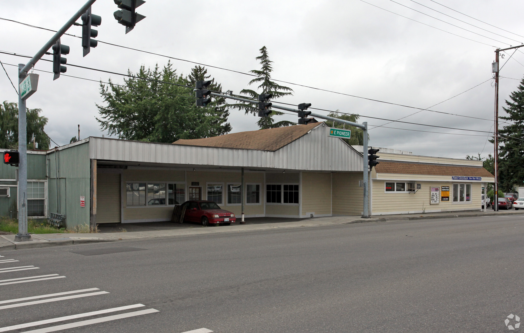 1508-1512 E Pioneer Ave, Puyallup, WA for sale Primary Photo- Image 1 of 6