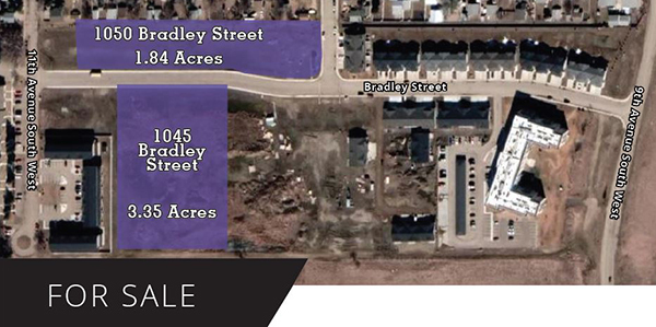 1045 Bradley St, Moose Jaw, SK for sale - Primary Photo - Image 1 of 6