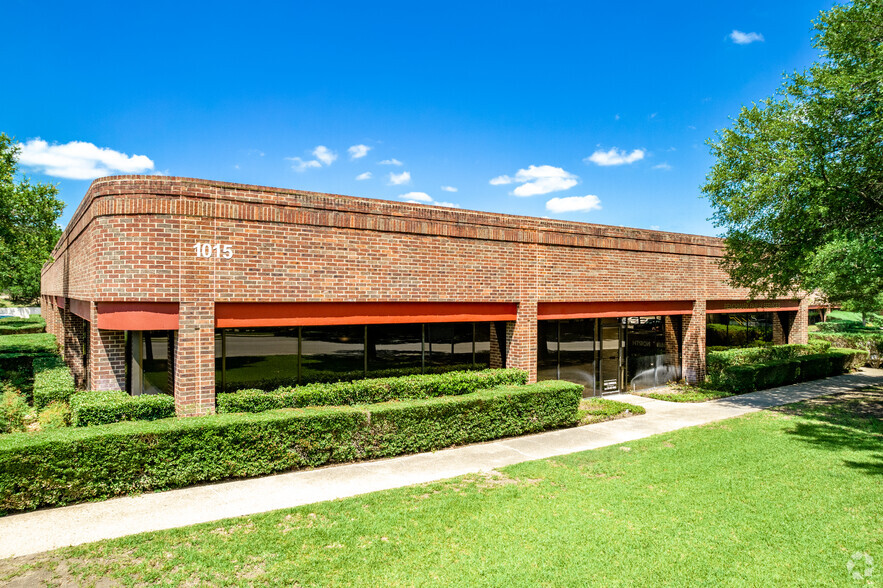 1015 N Central Pky, San Antonio, TX for lease - Building Photo - Image 2 of 5