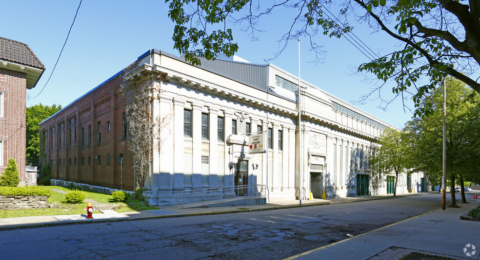 324 Emerson St, Pittsburgh, PA for sale - Building Photo - Image 1 of 1