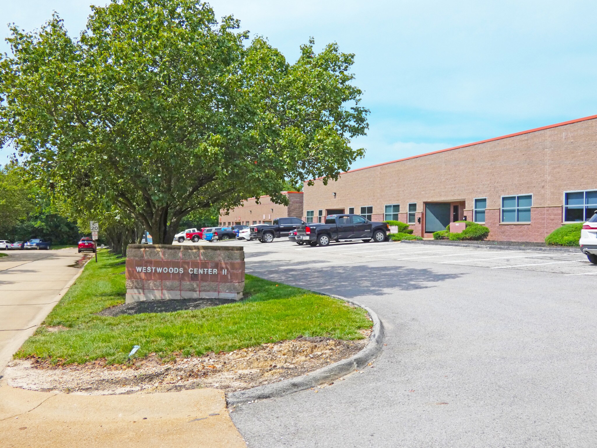 16301-16321 Westwoods Business Park Dr, Ellisville, MO for lease Building Photo- Image 1 of 10