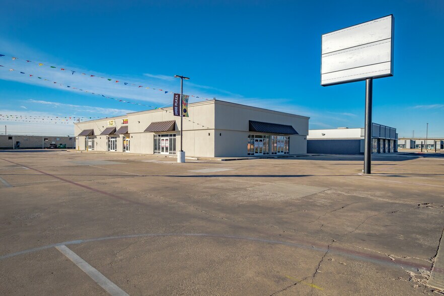 2900 Walnut Hill Ln, Dallas, TX for sale - Primary Photo - Image 1 of 13