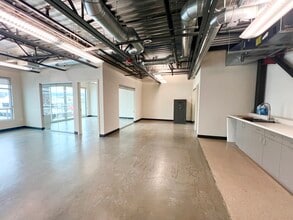 2284-2360 W Commodore Way, Seattle, WA for lease Interior Photo- Image 2 of 7