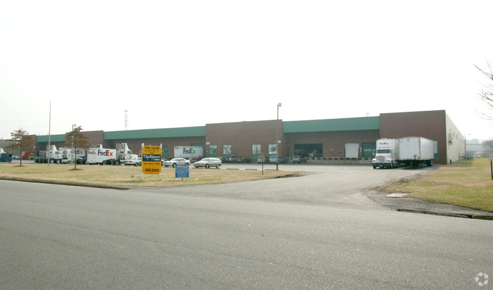 5901-5921 Thurston Ave, Virginia Beach, VA for lease - Building Photo - Image 3 of 9