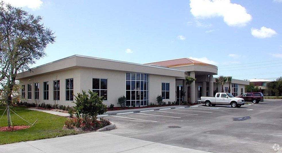 7500 Bryan Dairy Rd, Largo, FL for lease - Building Photo - Image 2 of 3