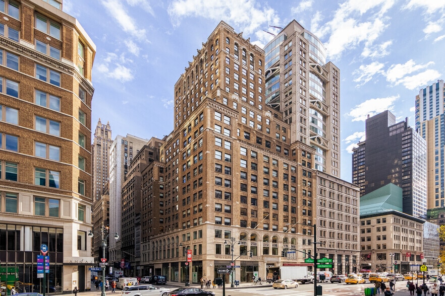 475 Fifth Ave, New York, NY for sale - Building Photo - Image 1 of 1