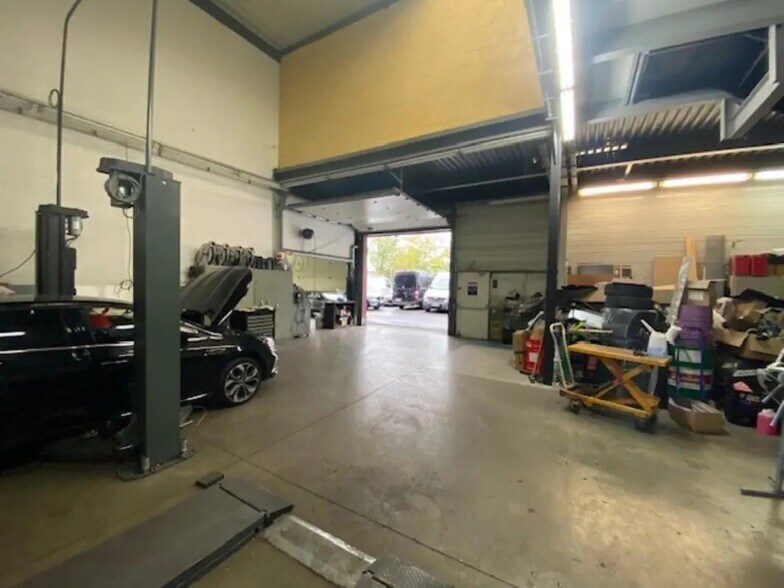 Flex in SAINT-OUEN-L'AUMONE for sale - Interior Photo - Image 1 of 4