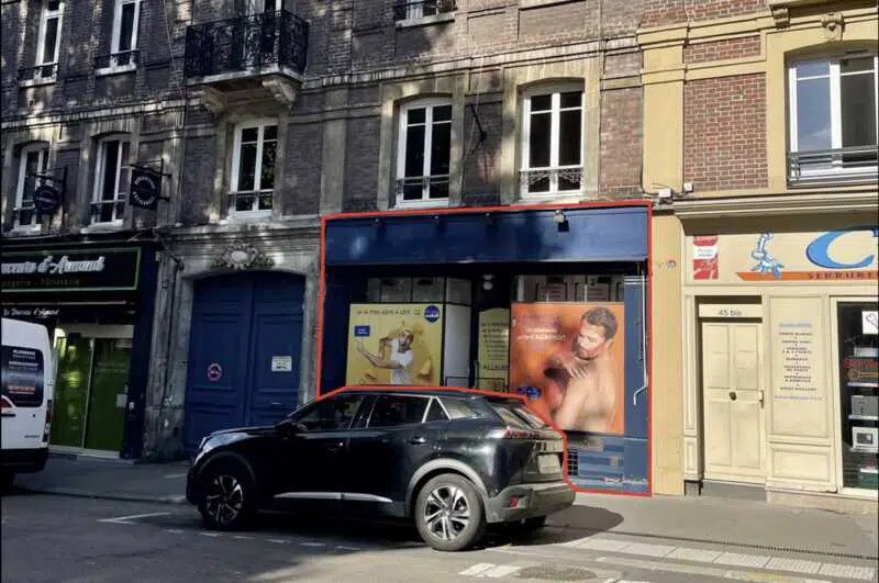 Retail in Rouen for sale Building Photo- Image 1 of 13