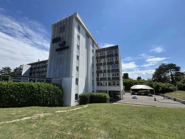 Office in Écully for lease - Building Photo - Image 1 of 1