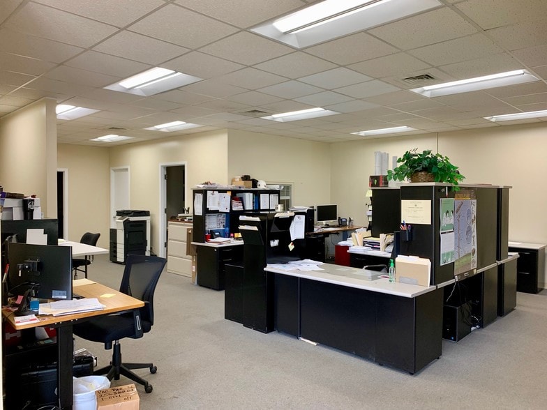 94-547 Ukee St, Waipahu, HI for sale - Interior Photo - Image 1 of 1