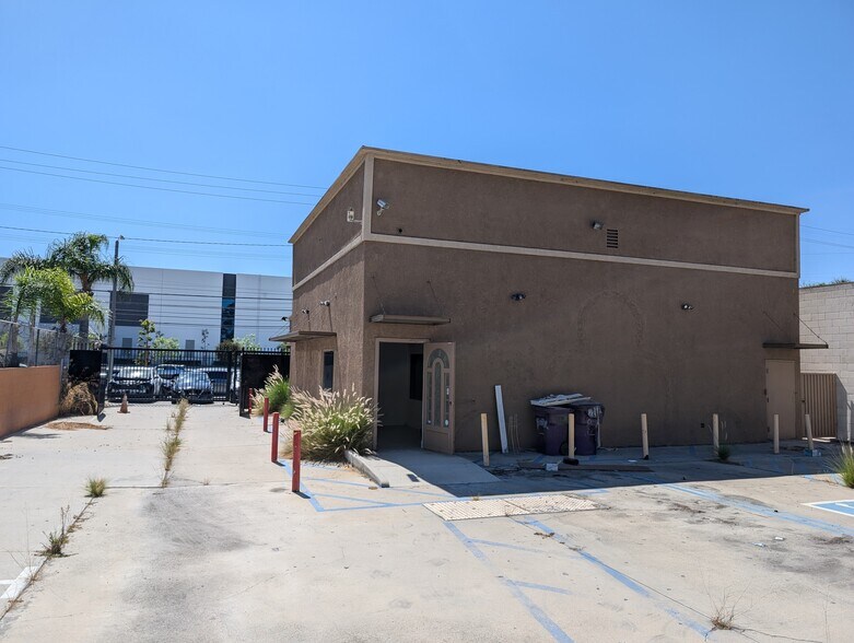 2421 E Artesia Blvd, Long Beach, CA for lease - Building Photo - Image 2 of 9