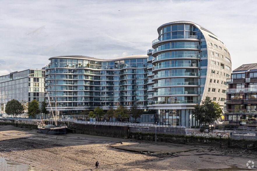 8 Hester Rd, London for sale - Primary Photo - Image 1 of 1