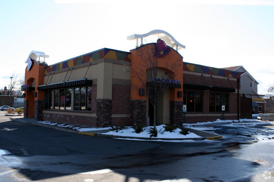 343 Center St, Ludlow, MA for sale - Primary Photo - Image 1 of 1