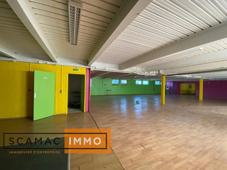 Office in Les Ulis for lease - Interior Photo - Image 3 of 5