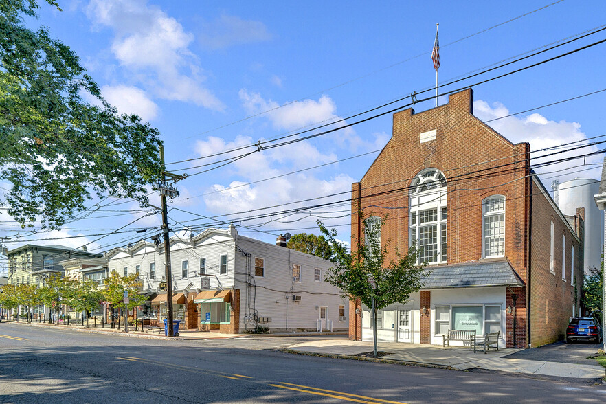 24 N Main St, Pennington, NJ for lease - Building Photo - Image 1 of 11