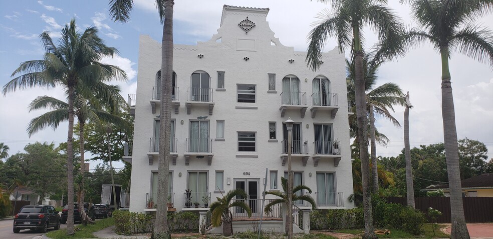 694 NE 76th St, Miami, FL for sale - Building Photo - Image 1 of 1