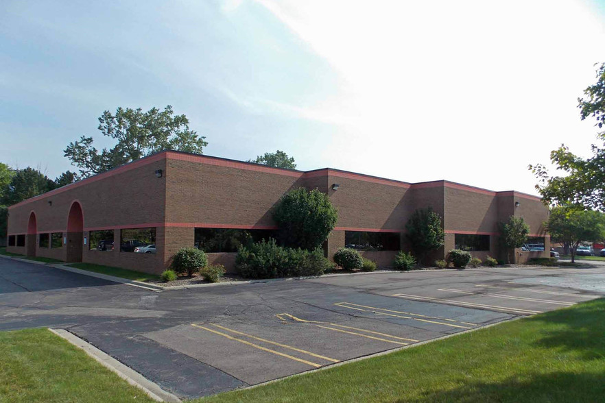 2025-2055 Franklin Rd, Bloomfield Hills, MI for sale - Building Photo - Image 1 of 1