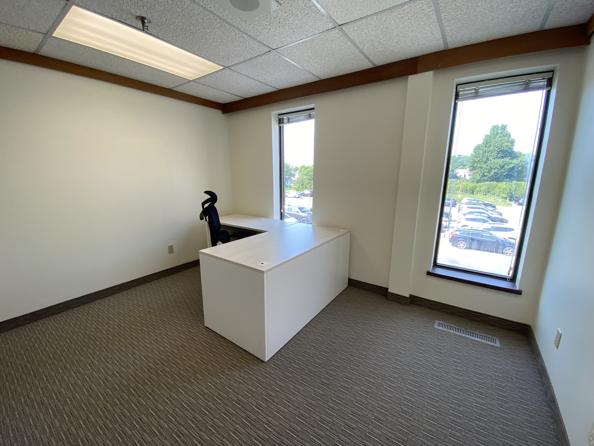 1140 Morrison Dr, Ottawa, ON for lease Building Photo- Image 1 of 2