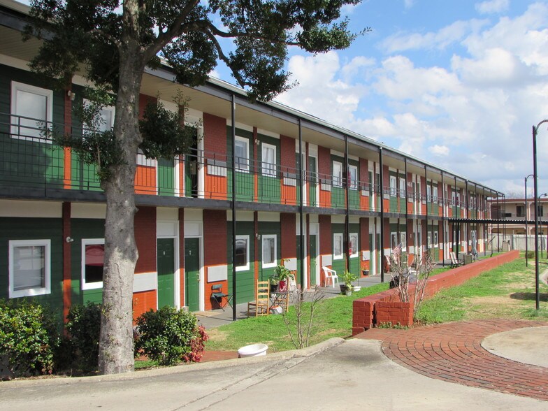 4410 University Dr Nw Huntsville Al 35816 Motel Property For