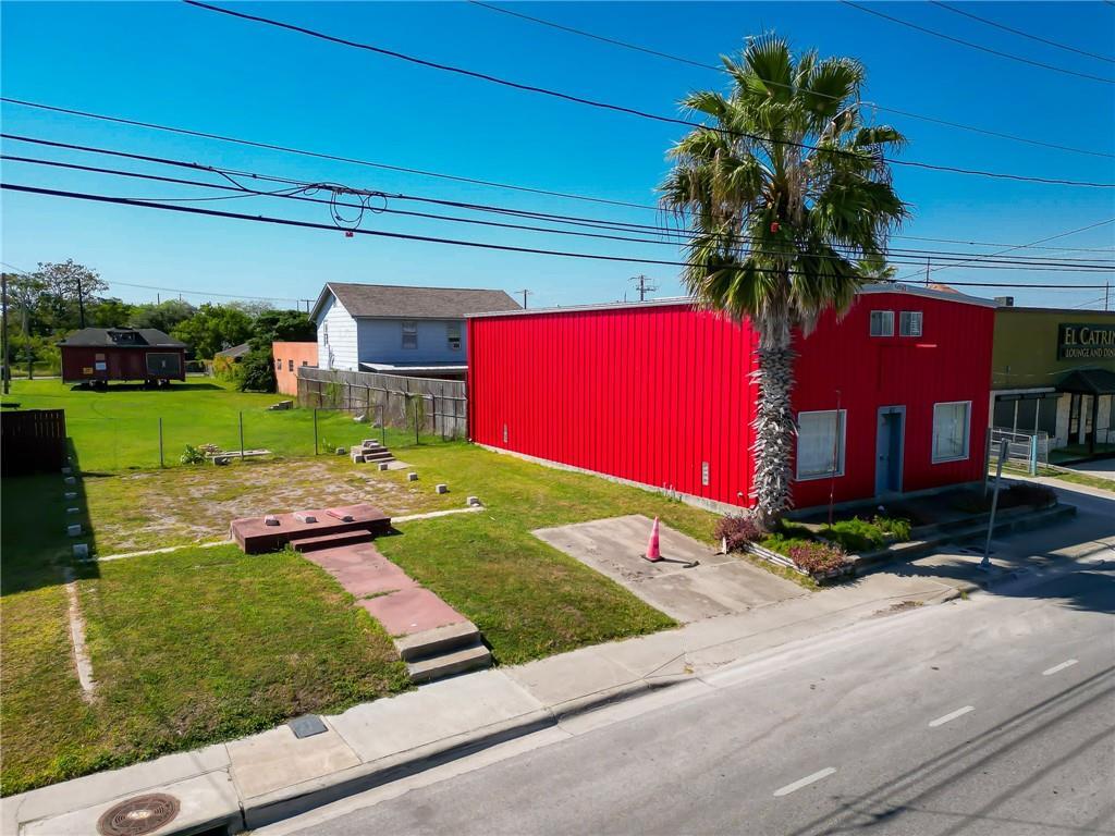 811 S Staples, Corpus Christi, TX 78404 Retail for Sale