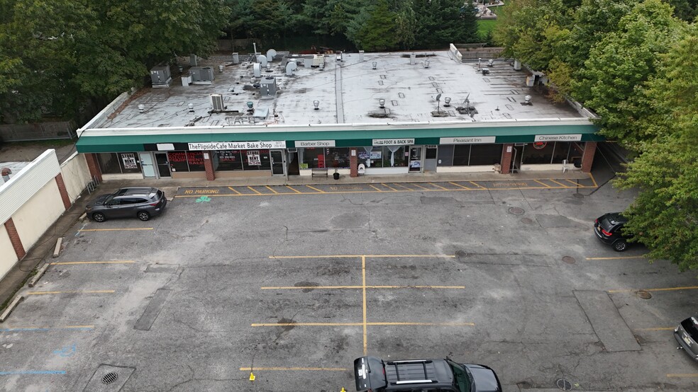 246-270 Lake Ave, Saint James, NY for lease - Building Photo - Image 3 of 10