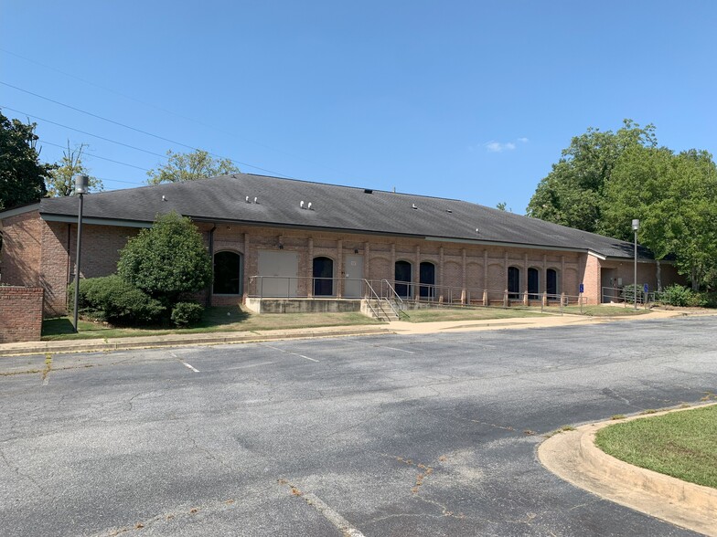 2724 Warm Springs Rd, Columbus, GA for lease - Building Photo - Image 2 of 15