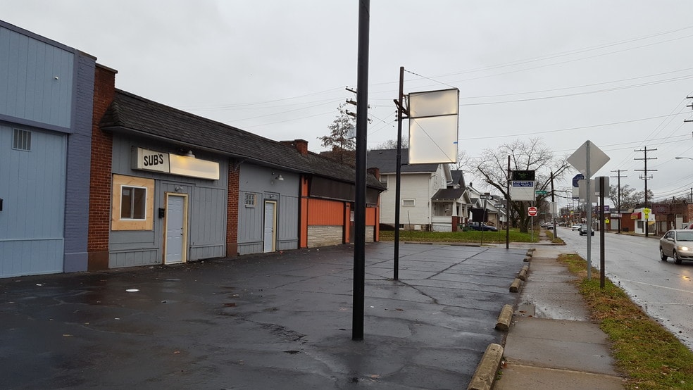 24552461 Sullivant Ave, Columbus, OH 43204