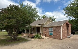 More details for 902 W Pearl St, Granbury, TX - Office for Lease