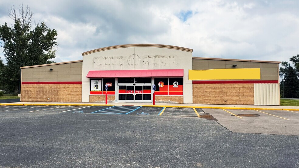 831 S Main St, Crystal, MI for sale - Building Photo - Image 1 of 1