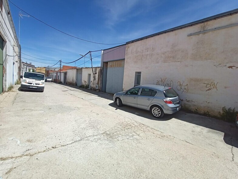 Industrial in Cáceres for sale - Building Photo - Image 1 of 8