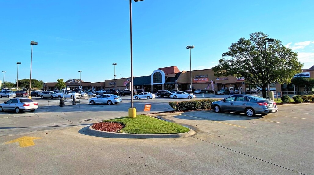 9108-9124 Camp Bowie Blvd W, Fort Worth, TX for lease Building Photo- Image 1 of 12