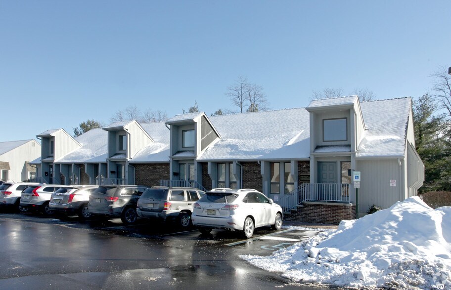 Office in Holmdel, NJ for sale - Primary Photo - Image 1 of 1