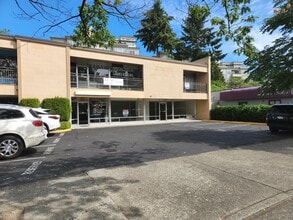 200-206 Central Way, Kirkland, WA for lease Building Photo- Image 1 of 4