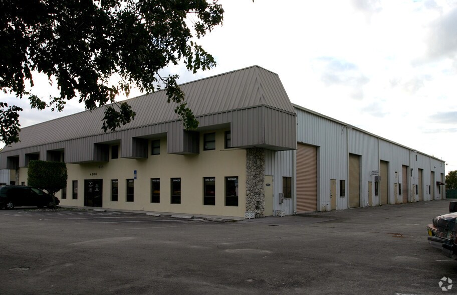 4206 Enterprise Ave, Naples, FL for lease - Building Photo - Image 3 of 7